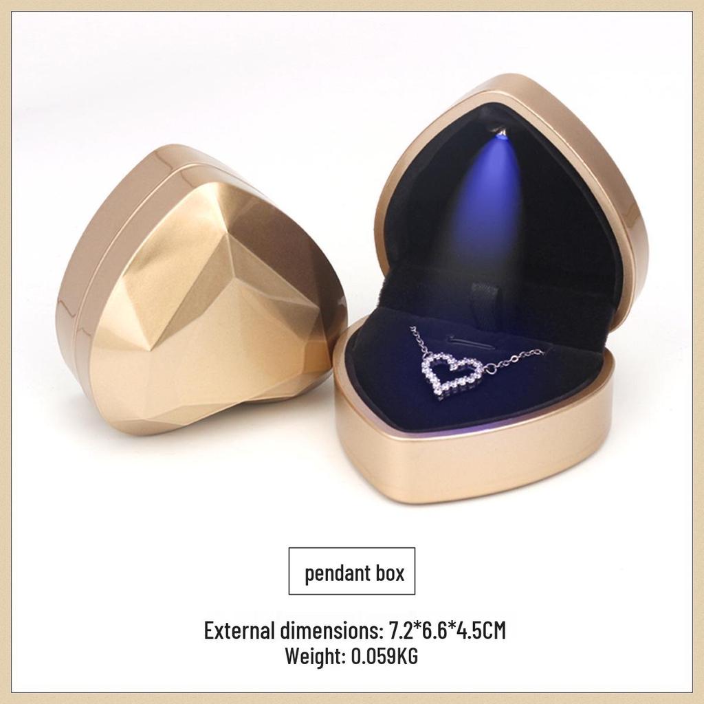 Herzförmige Leuchtende Schmuckschatulle: Luxuriöse beleuchtete Ring- & Halsketten-Box