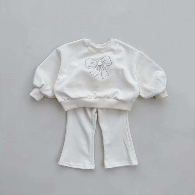 

Весенне-осенний модный топ с длинными рукавами и бантом для маленьких девочек + однотонные расклешенные брюки, комплект из 2 предметов, детский хлопковый свитшот, детский спортивный костюм 120 белый