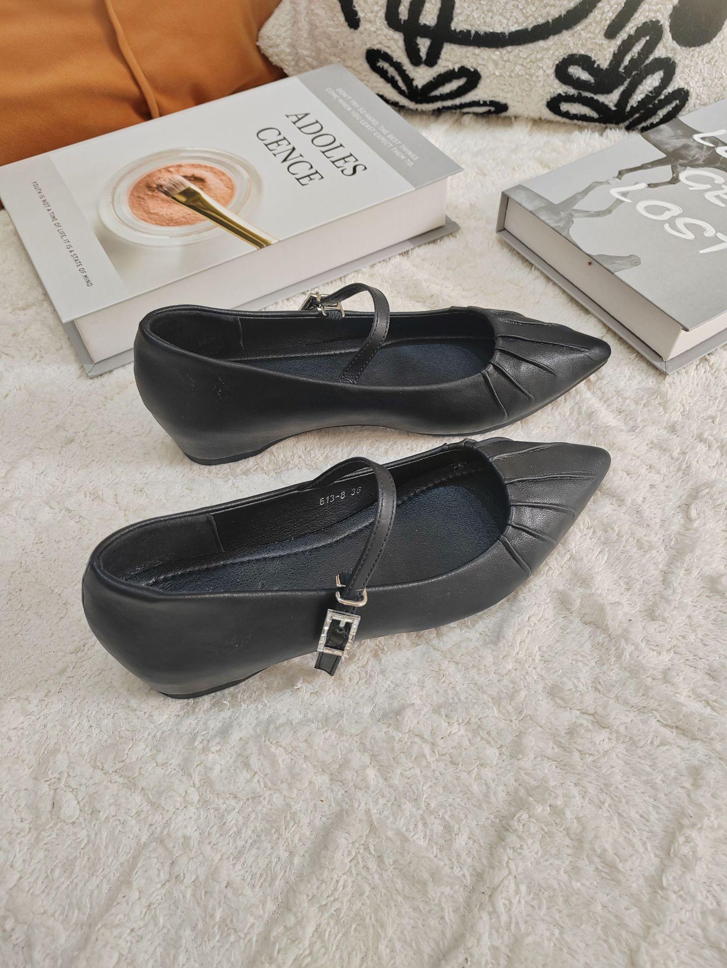 

Inner height increase summer new women s shoes versatile and popular retro temperament one-word pleated pointed single shoes small size shoes 41 чёрный