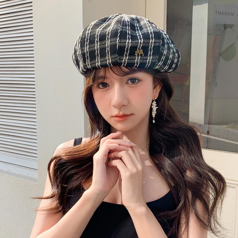 

Spring and summer new plaid pumpkin hat women s literary and retro face small star horn beret One size