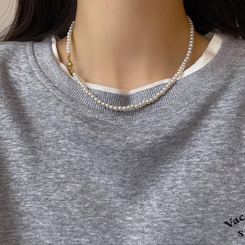 

2024 Модное женское жемчужное ожерелье с магнитной застежкой - белая цепочка из жемчуга Millet на ключицу, простой классический дизайн