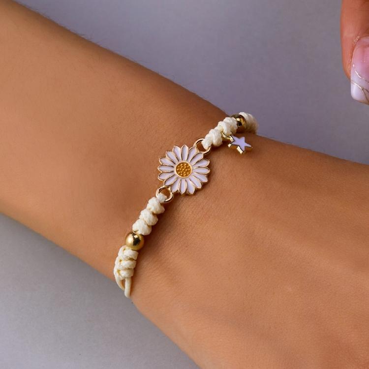 Fashionable Daisy Bracelet Delicate Pendant Bracelet Weaving Bracelet Adjustable Rope Bracelet for Women Matching Outfit