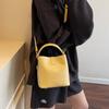 Large Capacity Bucket Bag Women's Fashion Bag Messenger Bag Trendy Casual Versatile Handbag Light Luxury Shoulder Bag