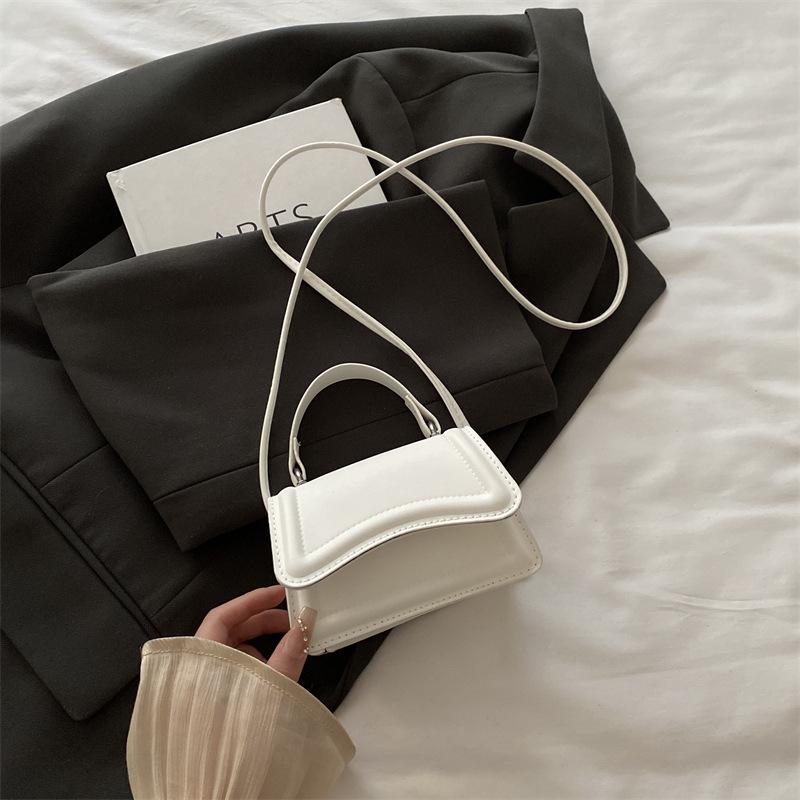 Indentation Autumn and Winter New Fashion Texture Solid Color Shoulder Crossbody Handheld Women's Small Square Bag Tide