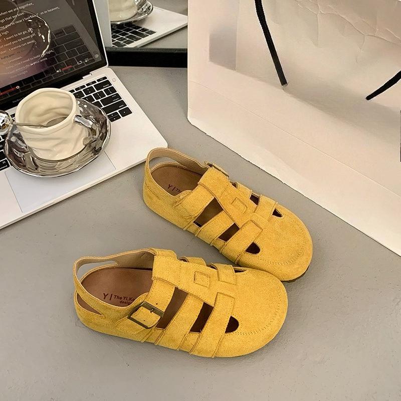 Fashion The New Spring/Summer 2025 Collection of Versatile, Flat, and Casual Roman Sandals By The Leader Dancer