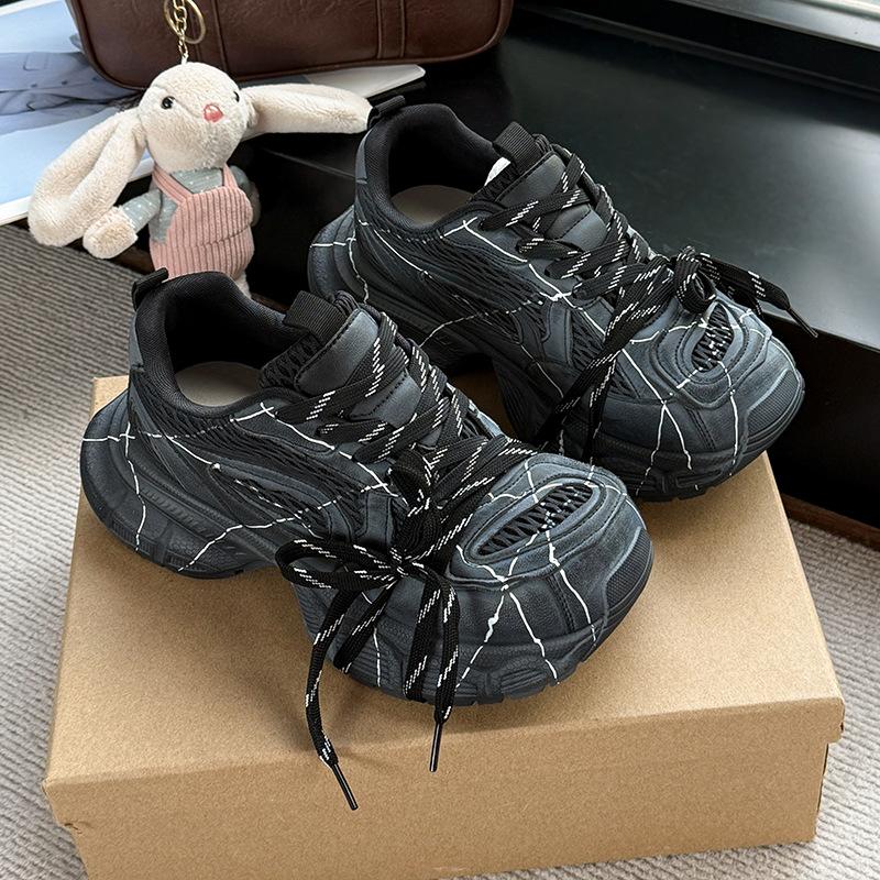 European retro polish graffiti platform dad shoes women 2025 new casual muffin shoes versatile mesh sneakers