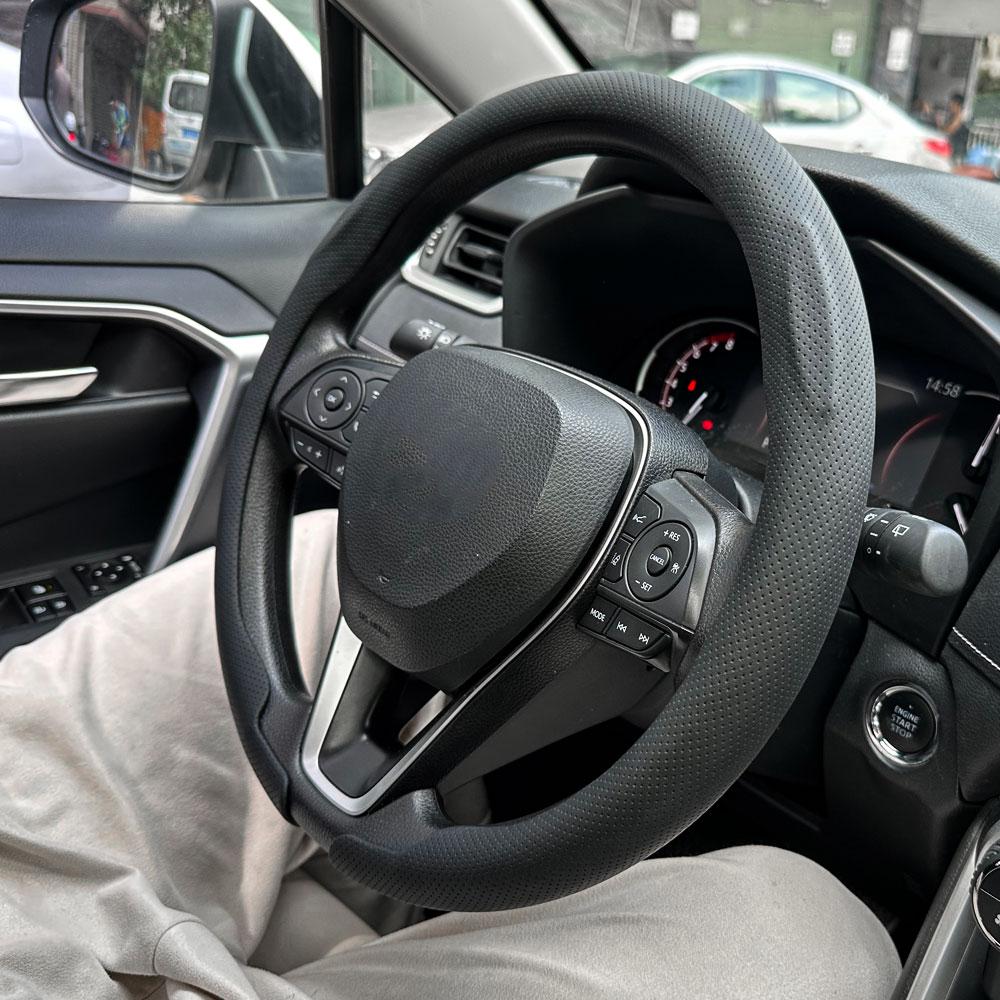 2025 Universal Non-slip Absorb Sweat High-end Round Breathable Leather Car Steering Wheel Cover Protector Auto Accessories