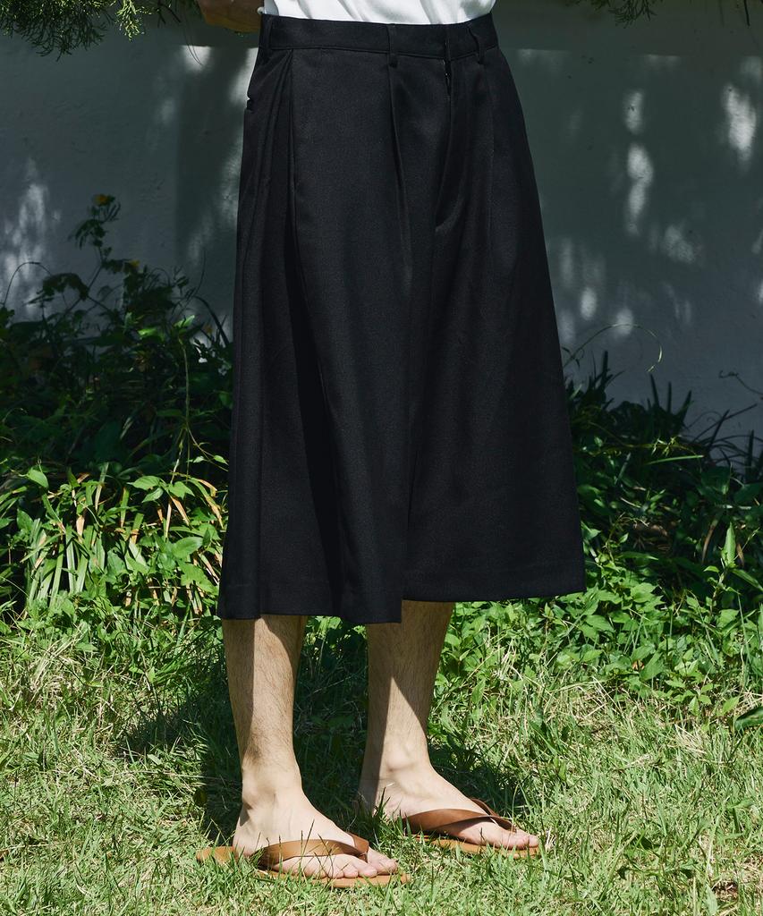 SIGNATURE Everyday Side-Tuck Bermuda Slacks [2 Colors]