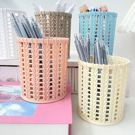 DYS Imitation Rattan Pen Holder, Round Hollow Desk Organizer, Large Capacity Pencil Cup for Pens Pencils Makeup Brushes, Nordic Office Home Decor