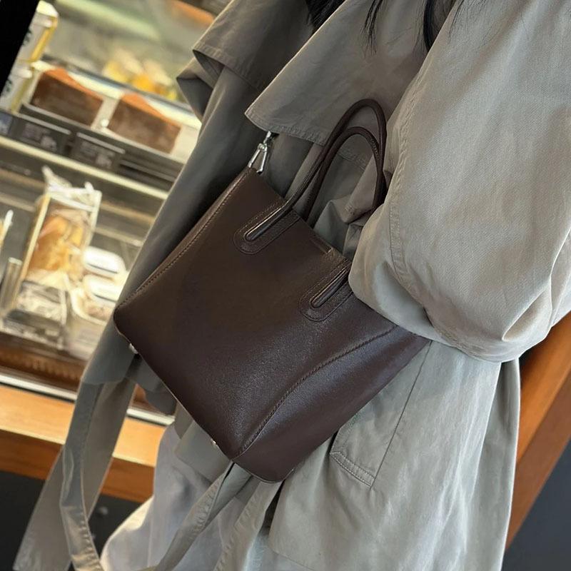 The Summer Leather Women's Bag Is Simple, Artistic and Retro. The Leather Bucket Bag Is A Versatile Women's Single-shoulder Crossbody Bag