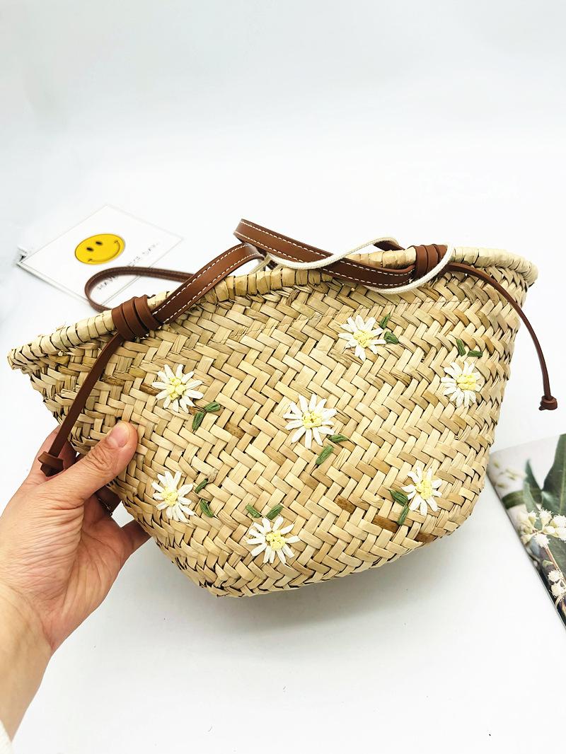 

Bohemian Daisy Straw Basket Bags for Women Handbag Summer Wicker Rattan Bag Travel Beach Bags Handmade Shoulder Bag Tote Purses