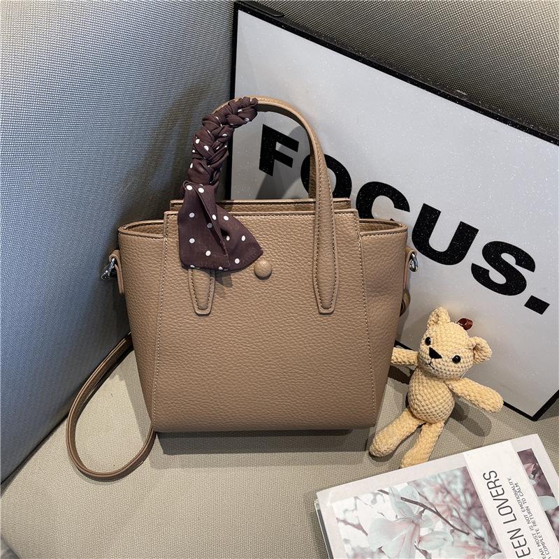 Retro Bag Women's Large Capacity 2025 New Autumn and Winter Casual Messenger Bag Popular This Year Portable Tote Bag