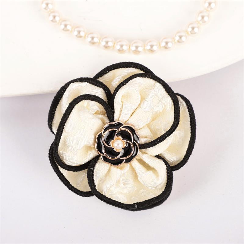 Camellia Brooch Black White Fabric Badge Mourning Funeral Corsage Pin High-End French Elegant Bag Clothes Scarf Accessory Brooch