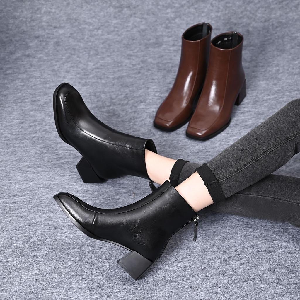 2025 New Retro Thick Heel Short Boots Women's Winter Square Head Middle Heel Thin Elastic Thin Boots Bare Boots Women's Martin Boots