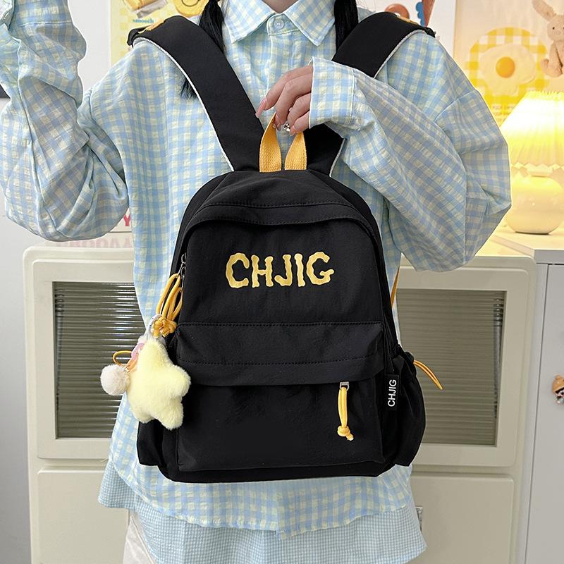Simple casual and simple on the high-value women's small schoolbag, the new Japanese versatile travel backpack for junior high school students