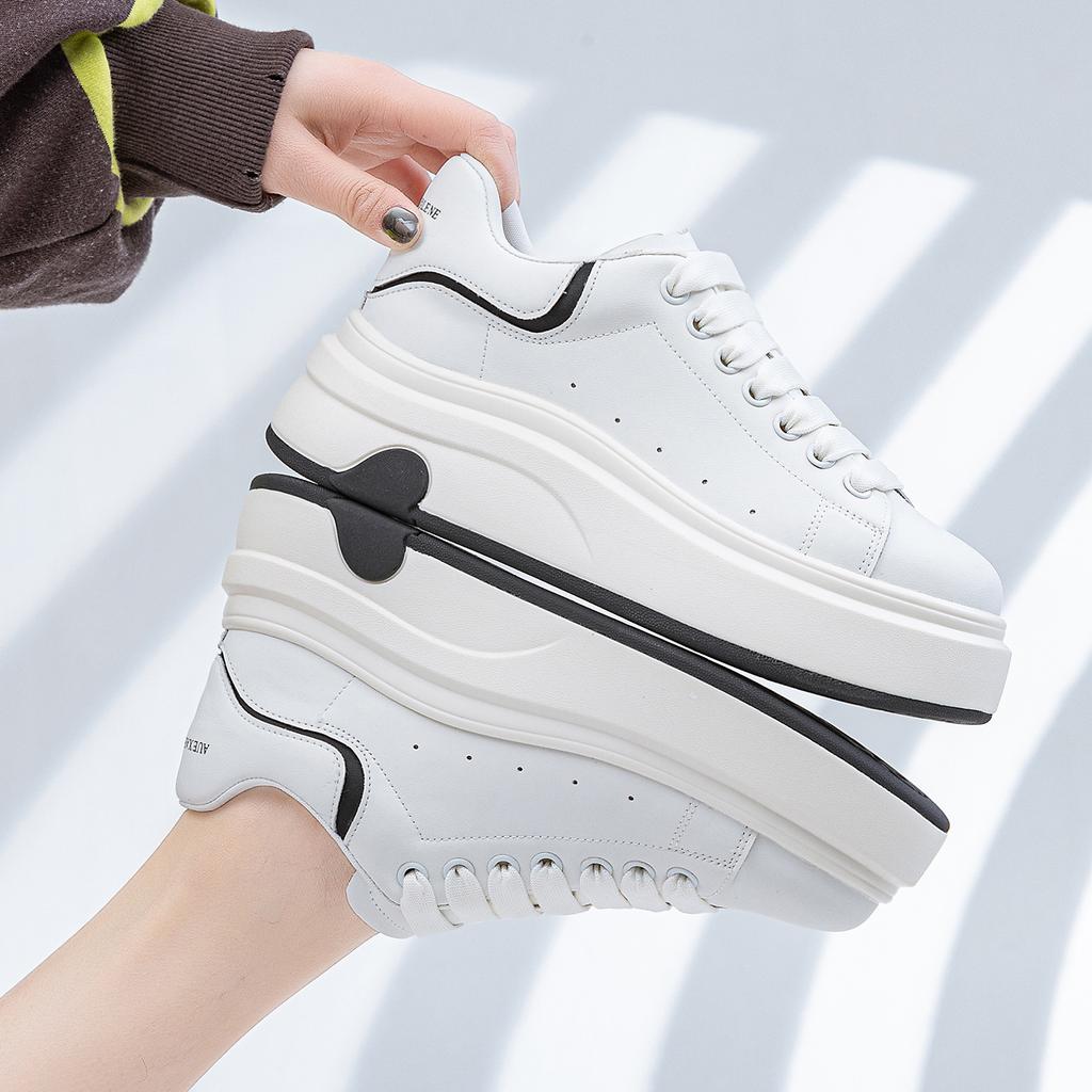 Customized McQueen Little White Shoes Women's Spring 2025 New Personalized Design Sense Thick Sole Heightening Sports and Leisure Shoes Women