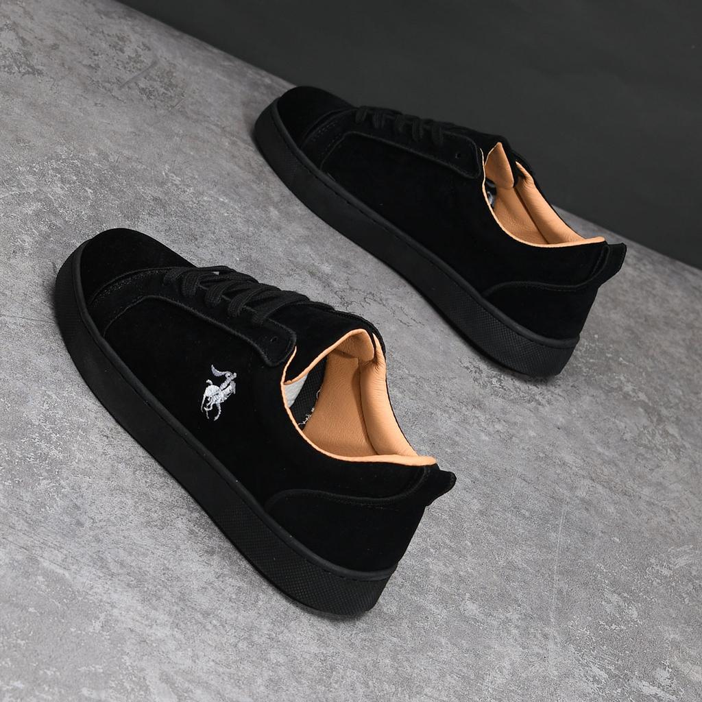 22 new autumn black German training shoes low-top casual sports shoes breathable, deodorant and wear-resistant tide shoes
