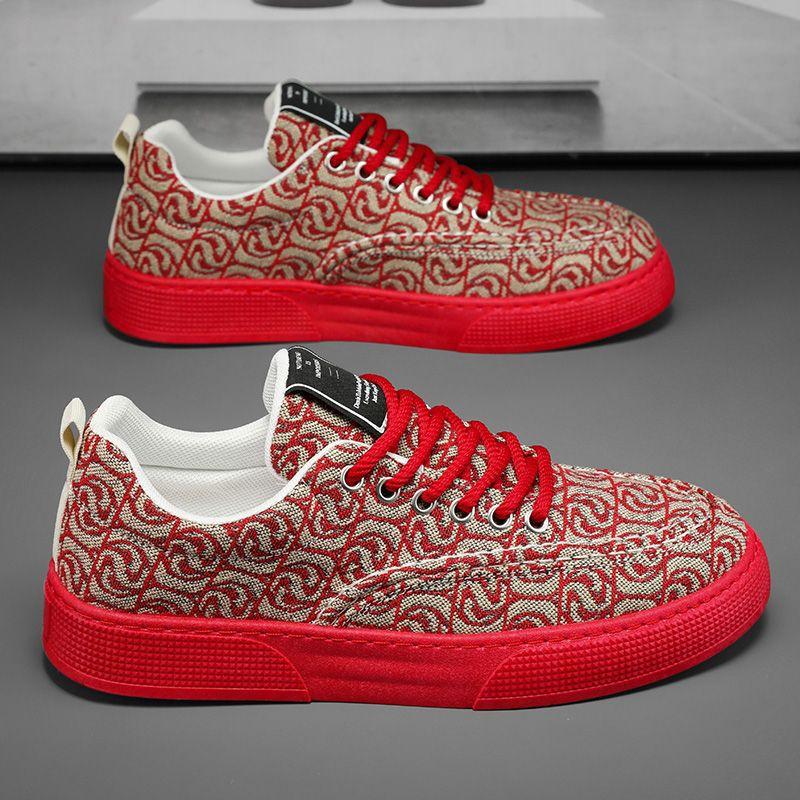 

Лето 2024 года, новые мужские кроссовки, новая повседневная обувь с принтом и вышивкой, мягкая подошва, модная спортивная обувь для мужчин 44