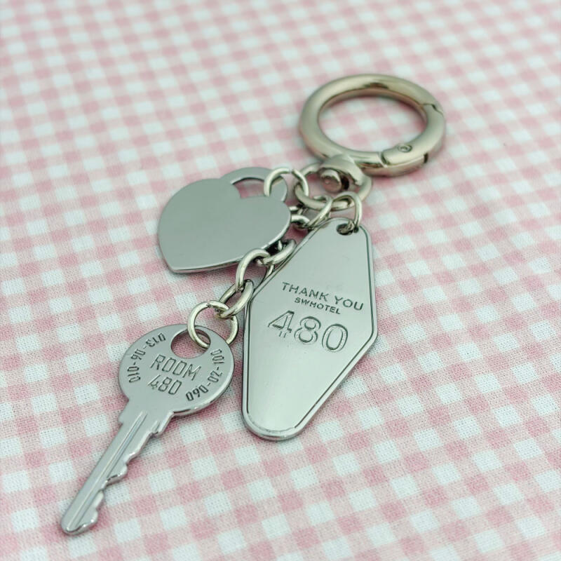 Metal Hotel Key Set Keyring Bag Charm Keychain 2 Colors