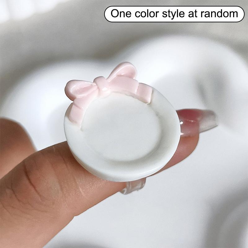 1Pcs New Design Cute Resin Ring Paint Palette Mini Portable Ins Wind Cute Finger Palette Tone Nail Tools Art Supplies