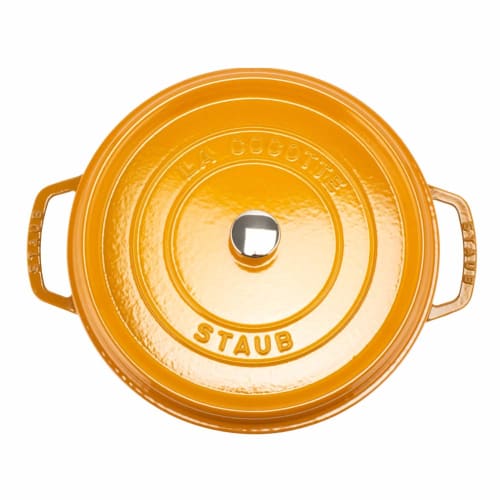 Staub Pico Cocotte Round 28cm Mustard/Yellow (1102812) - Enamel Pot with Handle, Rund Brater Mustard Yellow. This stylish cookware is perfect for kitc