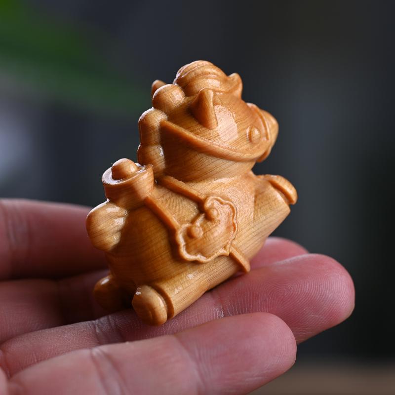 1/2Pcs Mini Carving 2026 Chinese New Year Horse Ornaments Zodiac Statue Horse Decor Office Desktop Decor Car Decoration Gift