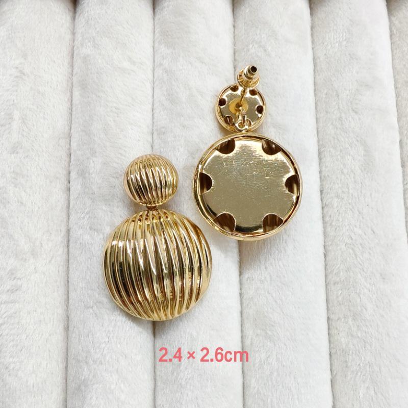 Gold-Tone Geometric Twist Earrings: Fashionable and Versatile Multi-Layer Braided Earrings for Women.