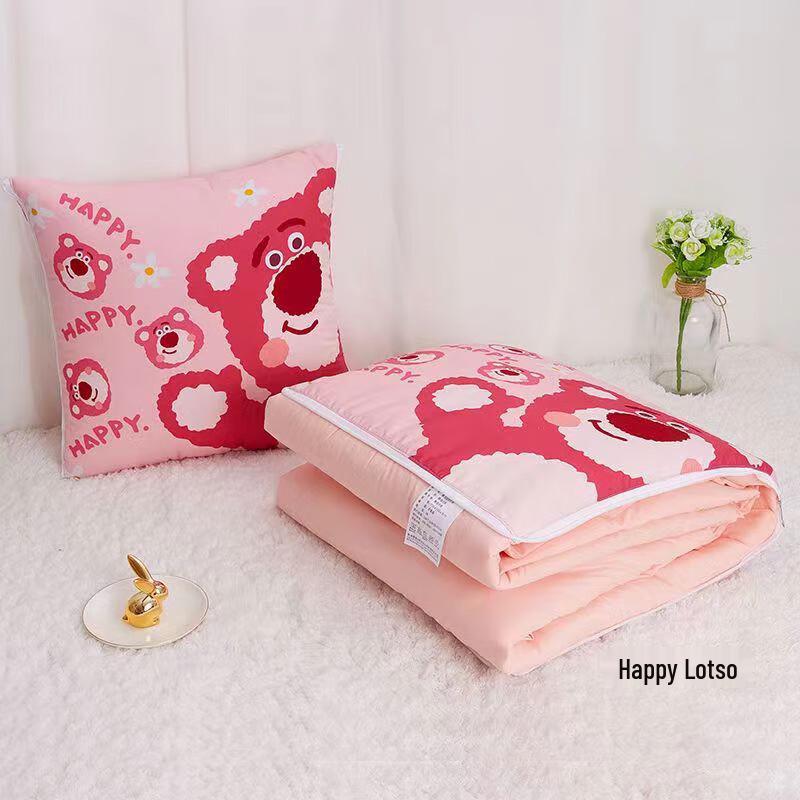 Happy Strawberry Bear 2-in-1 Kissen-Decke