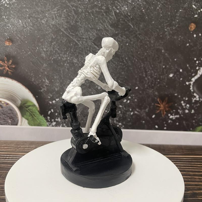 Funny Animatronic Skeleton - A Unique Fitness Sculpture Featuring A Moving Skeleton.