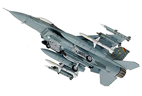 Tamiya 1/72 Warbird Collection No. 88 U.S. Air Force Lockheed Martin F-16CJ Block 50 Fighting Falcon Fully Equipped Plastic Model Kit 60788