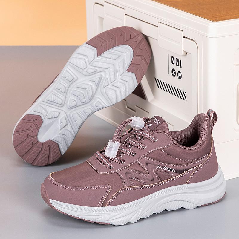 New leather non-slip and wear-resistant breathable leather black sports shoes shock-absorbing dad walking shoes