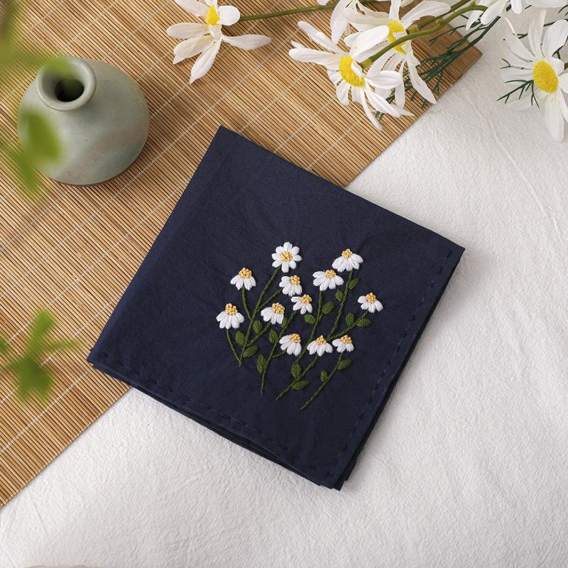 Diy Handmade Embroidery Material Package, Handkerchief Series Maple Leaf Ginkgo Flower Needle And Thread Set