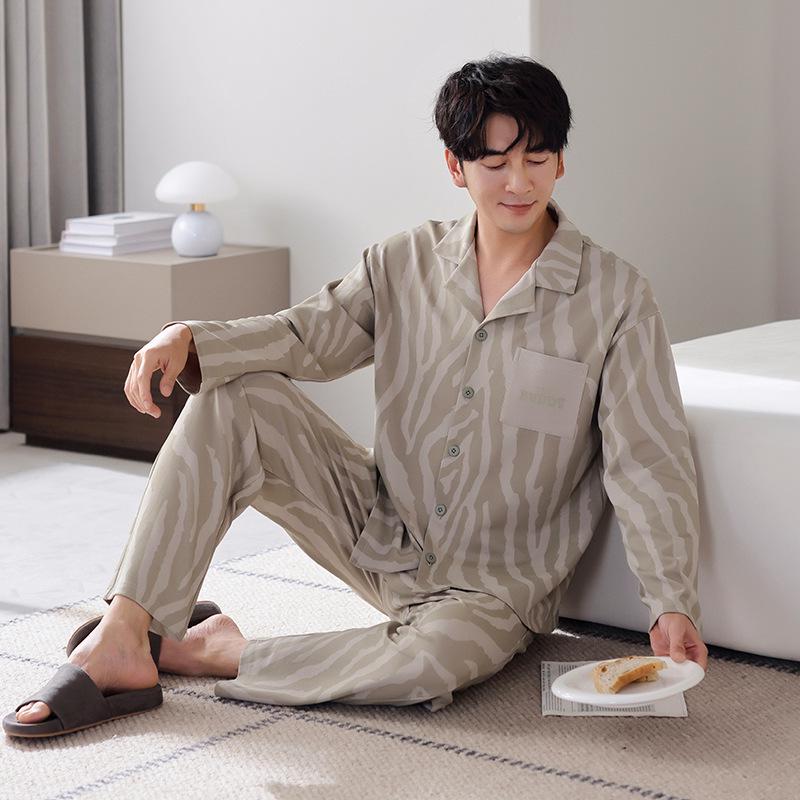 

Мужская роскошная пижама: Осенне-зимний кардиган с отложным воротником, комплект из двух предметов с длинным рукавом для дома и улицы XXL (recommended 80-90 kg)