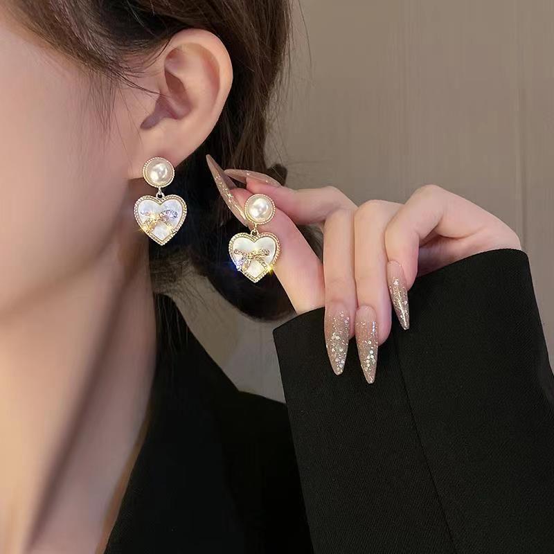 New Classic Simple Heart Bow Butterfly Earrings For Women French Style Black Stud Earrings Fashion Ear Buckle Jewelry