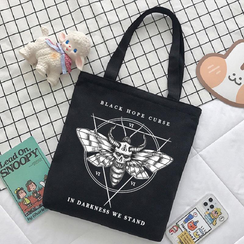 

Сумка-шоппер в стиле панк с изображением демона, Harajuku, большая вместительная холщовая сумка Y2k, модная повседневная сумка ужасов, винтажная женская сумка на плечо 24*26cm белый