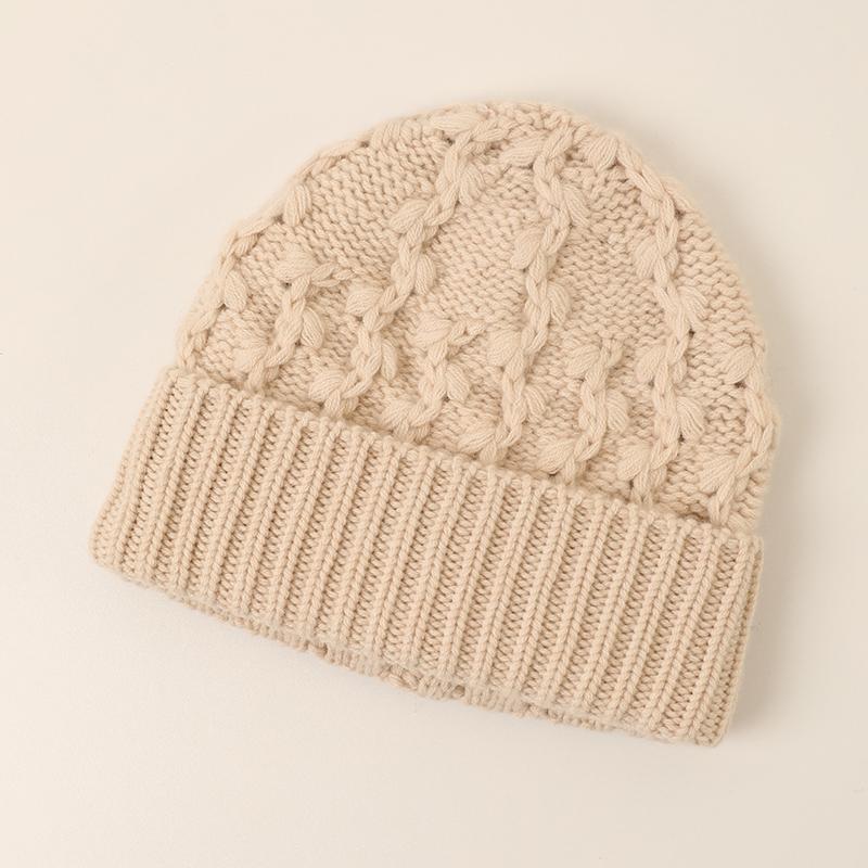 2025 Fashionable Soft and Lightweight Hat 30%Cashmere Essential for Keeping Warm in Autumn and Winter Beanie for Women 30x48cm