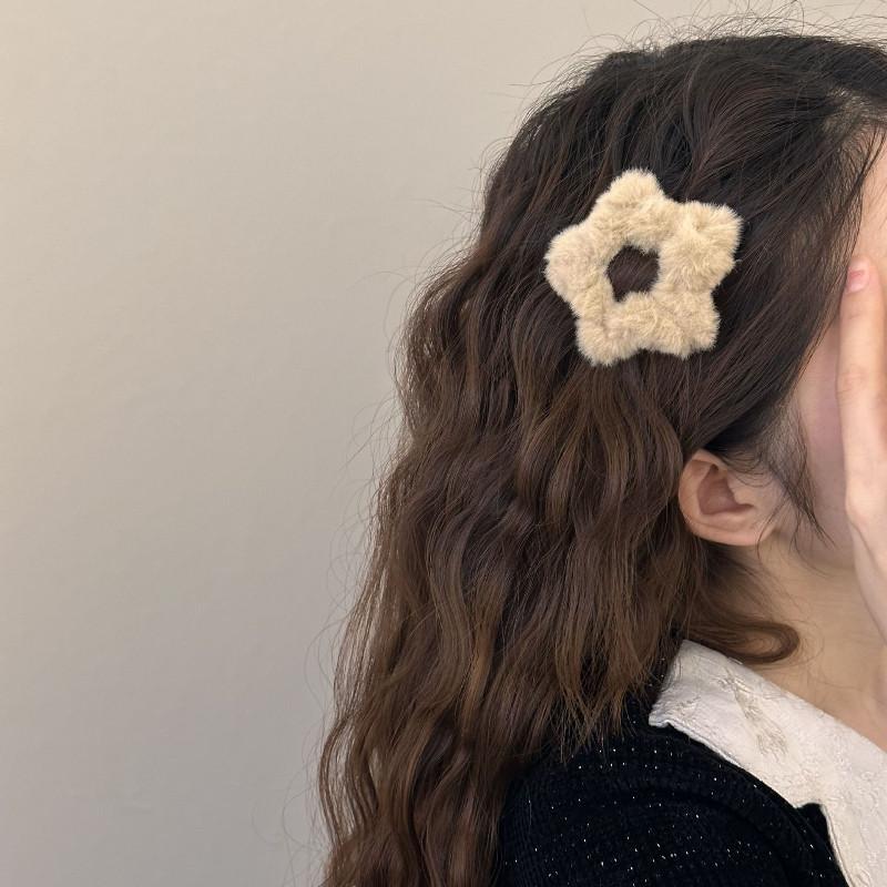 Plush Solid Color Star Hair Clip for Women Y2k Simple Hollow Design BB Clip Hairpin Girl Side Clip Cute Hair Accessories