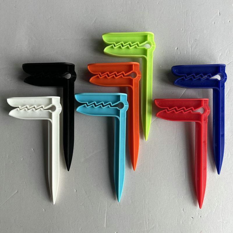 Windproof Beach Towel & Picnic Blanket Clip Set