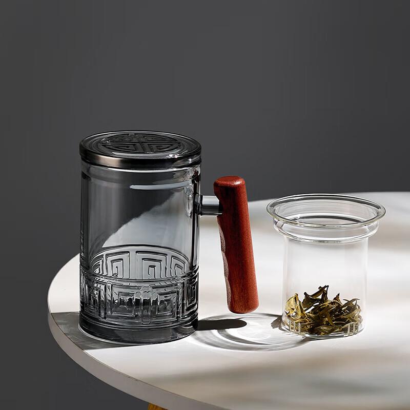 Elegant Wood Handle Glass Tea Infuser Mug