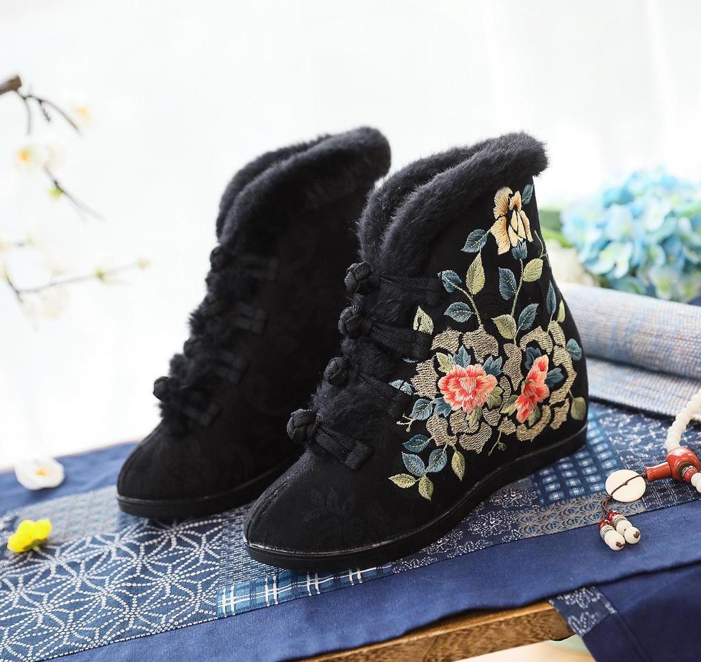 Winter Quilted Fleece-Lined High-Heeled Cotton Boots with Frog Closure and Floral Gold Thread Embroidery