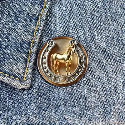Spilla Stile Retro Testa di Cavallo Pin con Smalto Puntinismo Design del Sole Simbolo Fortunato Abito