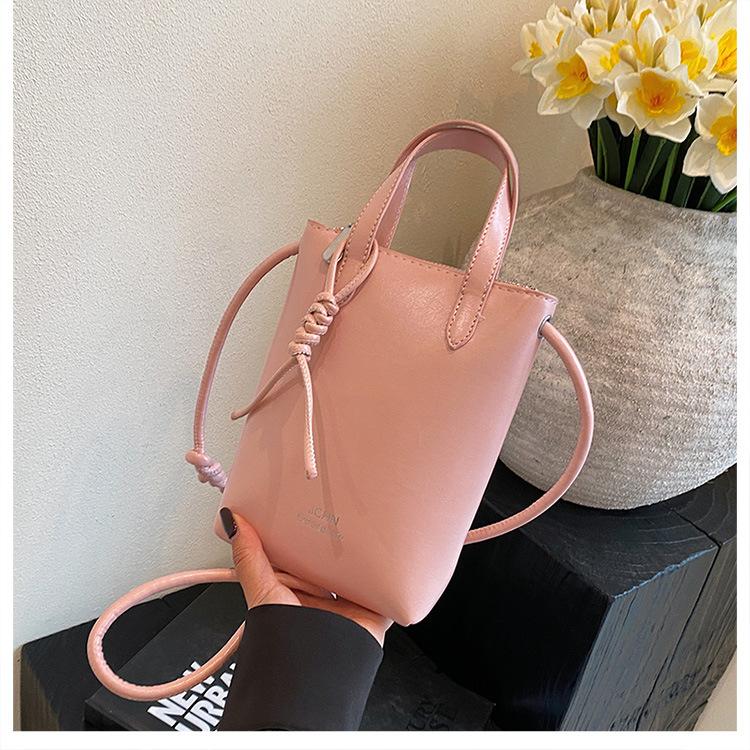 

Маленькая сумка-ведро женская 2025 лето новая популярная модная сумка-мессенджер тоут для通勤 универсальная портативная на плечо