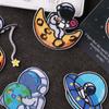 Vyšívací štítek planeta kreslený astronaut nášivka odznak vyšívací nálepka ruční účet samolepicí látková nálepka