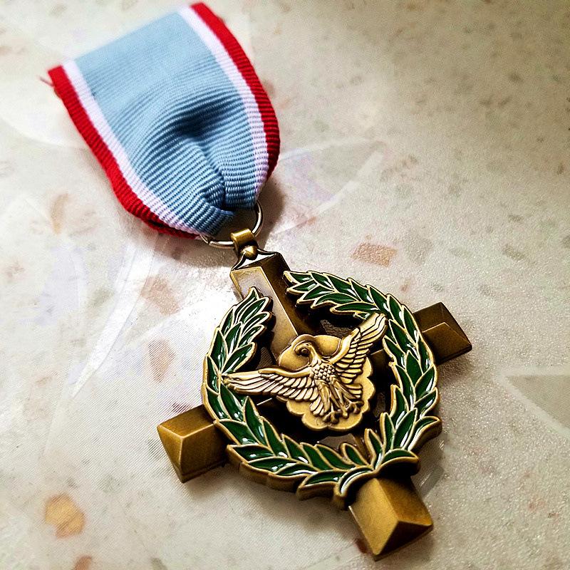 Eagle Cross Badge Metal Badge Souvenir Collection