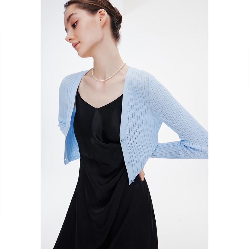 Giovanni Valentino Women s Elegant Slim Fit V-Neck Knit Sweater M