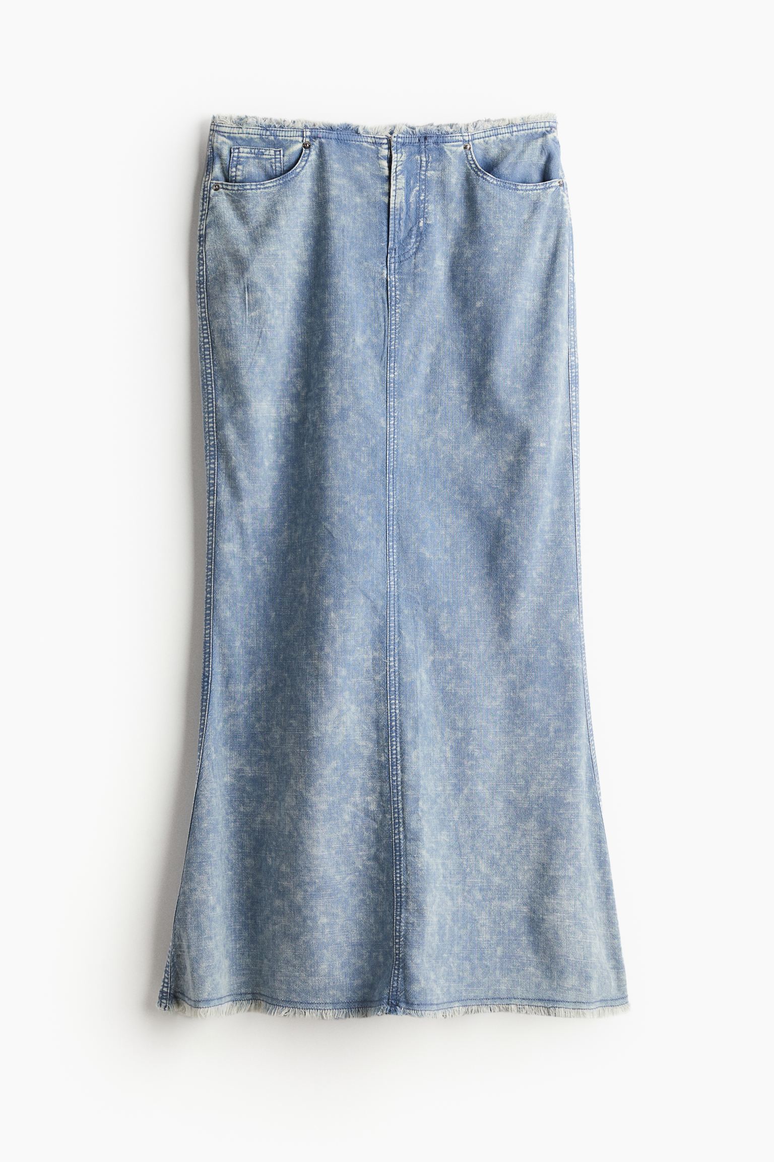 

Расклешенная юбка с потертыми краями