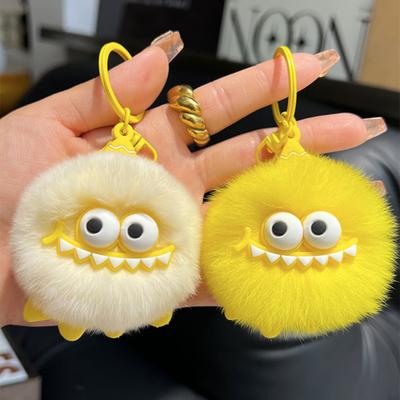 Monster-inspiriertes Plüsch-Schlüsselanhänger Weich Flauschig mit Großen Augen Fellkugel & Zähnen Auffälliger Taschenanhänger