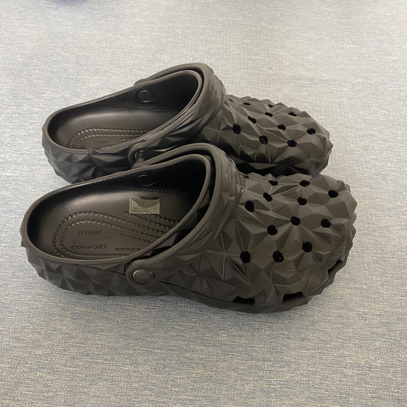 

Мужские и женские летние классические дуриановые повседневные баотоу пляжные мужские и женские парные крутые тапочки M11 = 45 yards чёрный