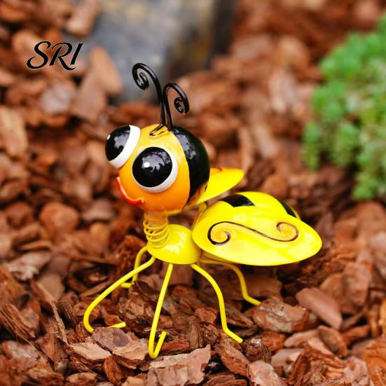 Outdoor Bee Ornament Metal Garden Statue Small Cute Bumble Sculpture Outside Fence Insect Figurine Lawn Yard Art for Backyard Table Wall Decor Display
