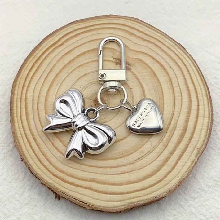 Fashionable Love Heart Keychain Charm Stylish Pendant Adds Personality to Bags and Keys Decoration for Daily Use